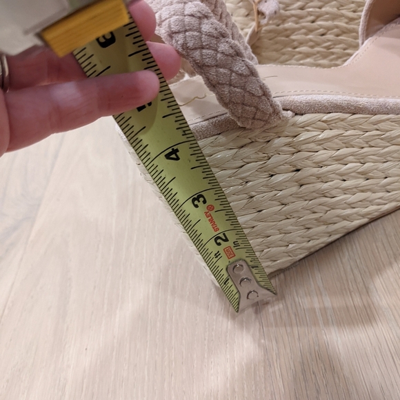 Lulu's platforms - Picture 2 of 9